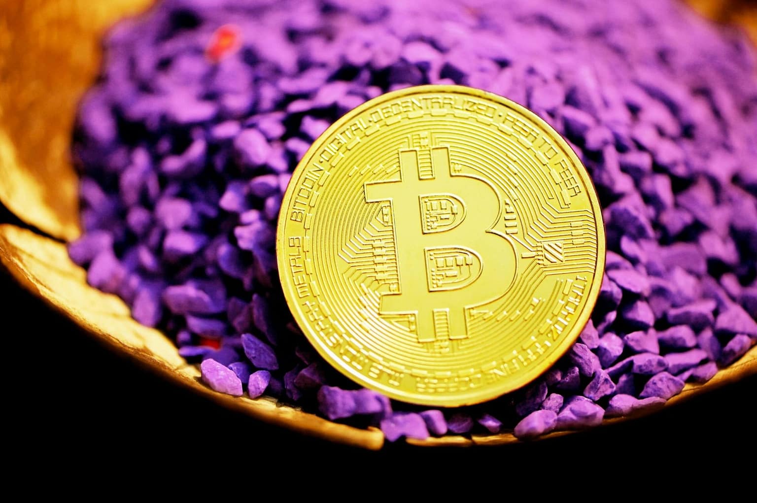 Bitcoin Suppression? Analyst Claims Single Force Keeping Price Under $90K